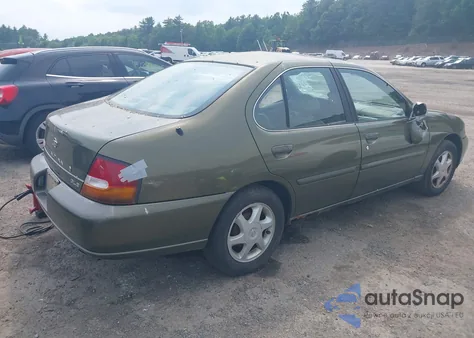 1998 Nissan Altima Gle/Gxe/Se/Xe z USA, uszkodzony, nr VIN 1N4DL01D3WC204802